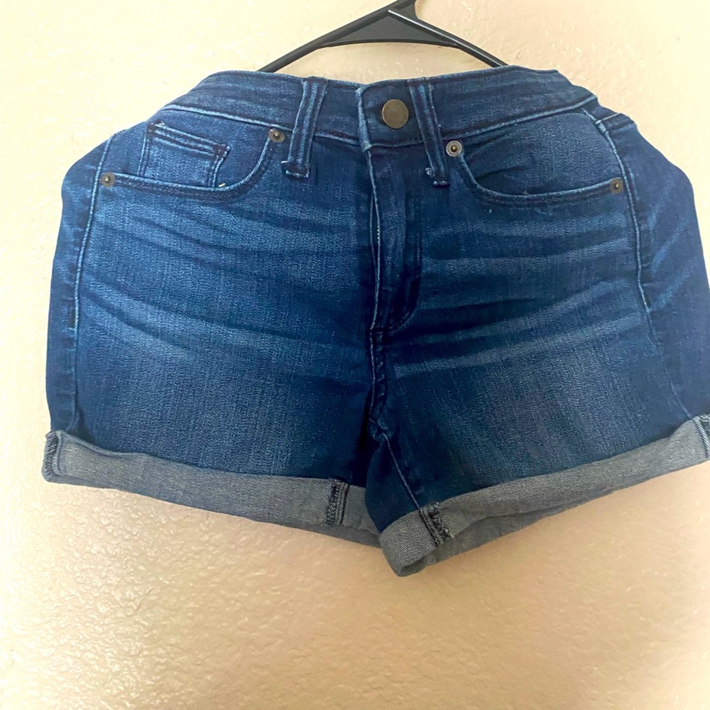 Universal Thread Size 0/25 blue Jean shorts